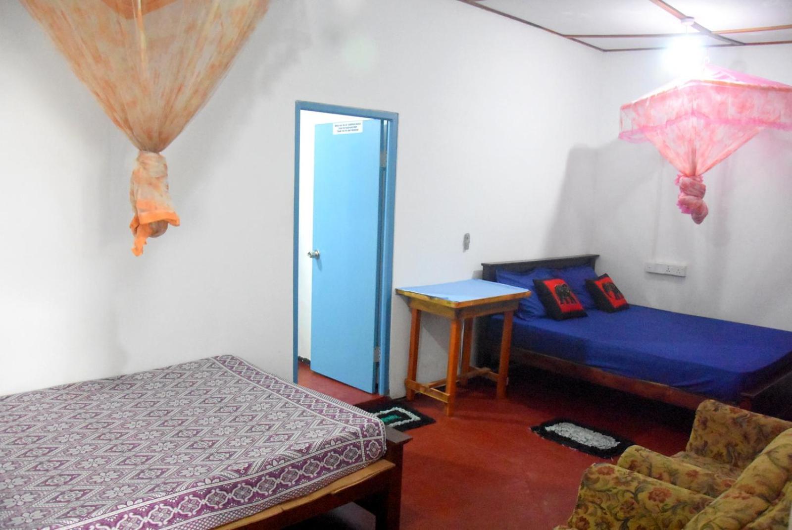 Meera Homestay & Guest House Анурадхапура Экстерьер фото