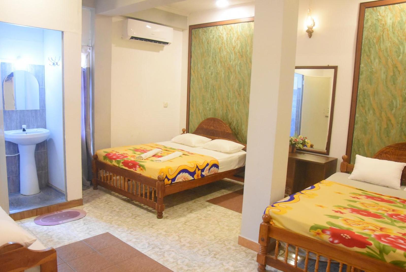 Meera Homestay & Guest House Анурадхапура Экстерьер фото